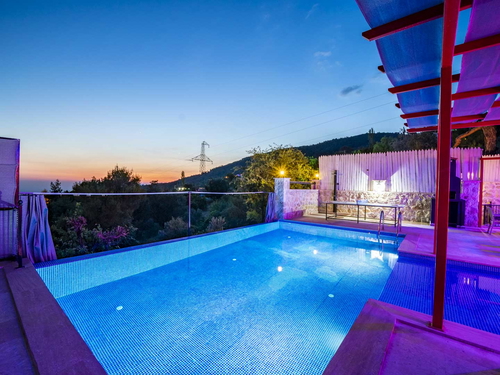  gece  -  Kasım
  | Kalkan İslamlar Balayı Villası: Taş ve Ahşabın Romantik Uyumu